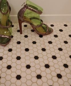 Shiney purple scaled heels